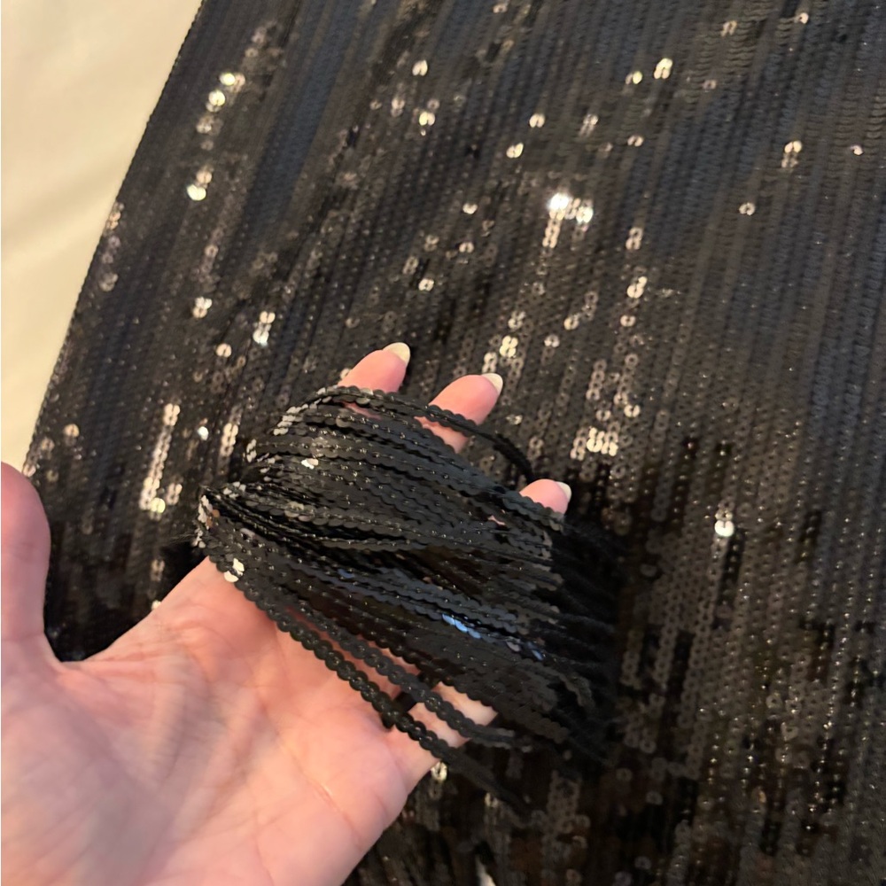 Elegant Black Sequin Skirt - Picture 3 of 3